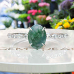 Load image into Gallery viewer, Nature's Artistry on Display: Adorned Oval Moss Agate Ring with Distinctive Patterns