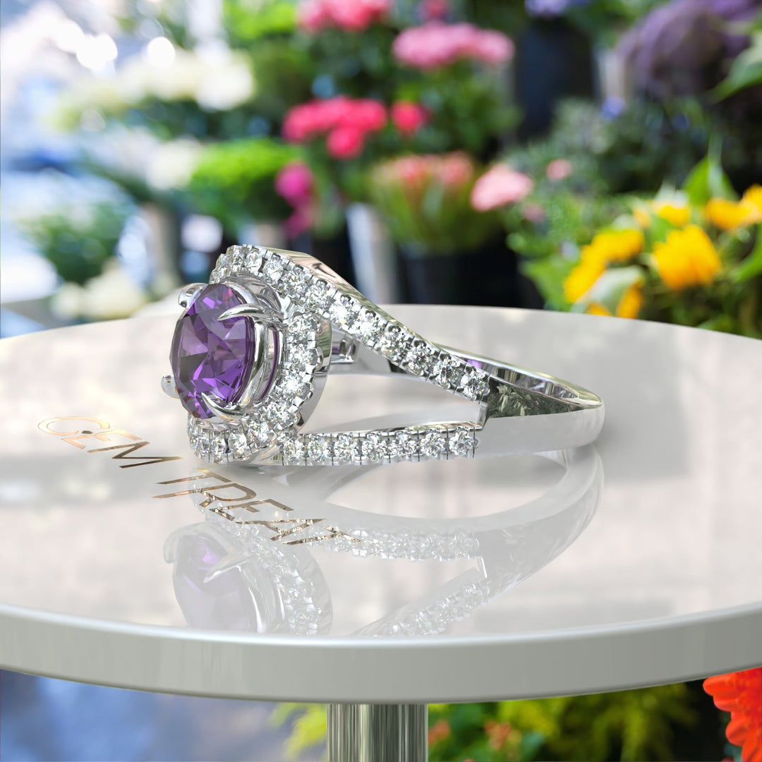 Purple Majesty: Silver Halo Ring Featuring a Brilliant 1ct Round Amethyst Centerpiece