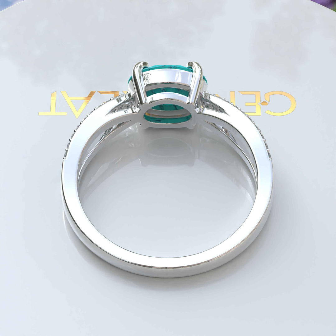 Azure Skies Captured: Radiant Oval Turquoise Ring Exuding Natural Beauty